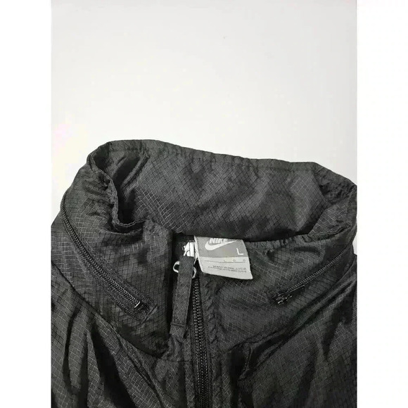 Nike Light Jacket with Hood and Hood Pocket Large - Picture 8 of 8